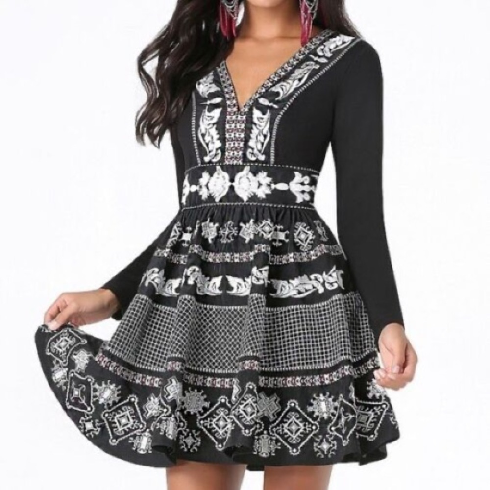 ♠️ Bebe Black Embroidered Beaded Sequin Fit and Flare Long Sleeve Dress